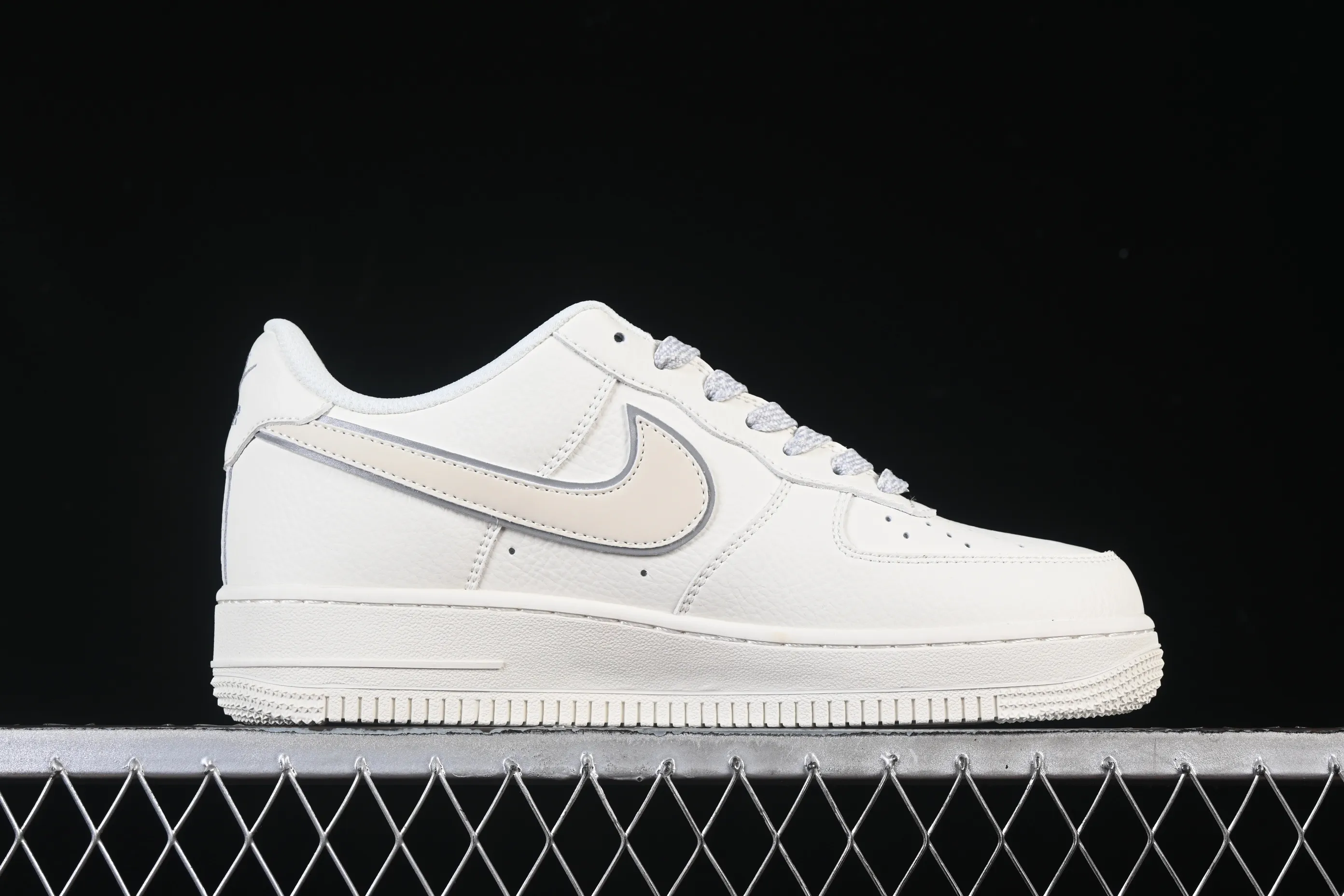 All Categories Nk Air Force 1 Air Force Series Nk Air Force 1 Low Air Force Low Nike Air Force 1'07 Low Red Label Air Force One Low Casual Shoes CS5288-043